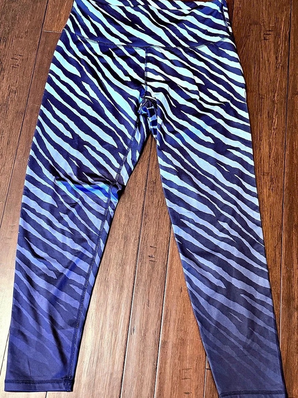 Aerie Chill Play Move Blue Ombre Zebra Leggings Size XL